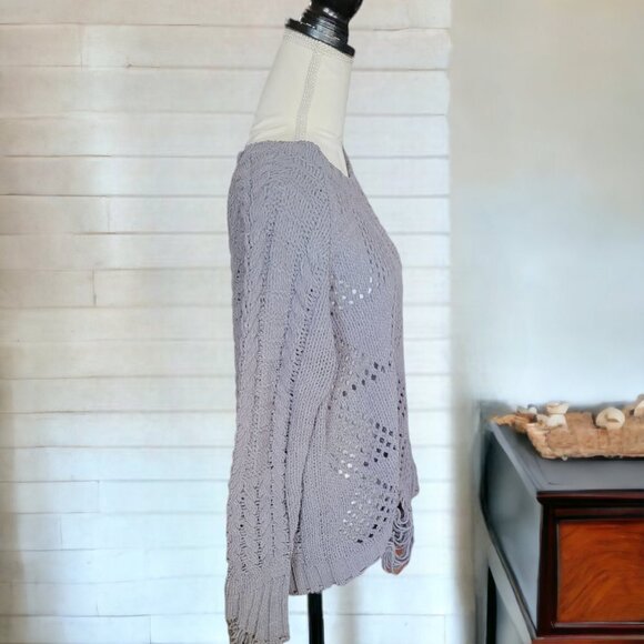 Elan Gray Cable Knit Distressed Long Sleeve Sweater in Size Medium - Picture 3 of 5